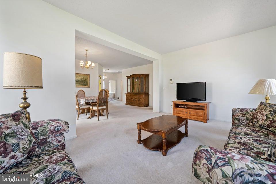 84 Chain Blvd Property Photo 18