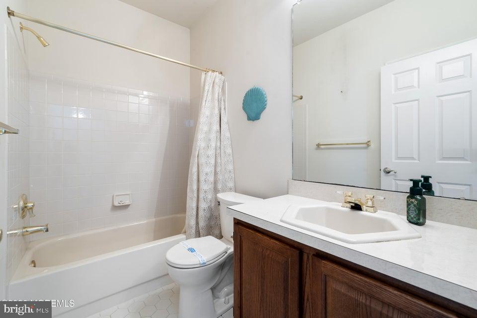 84 Chain Blvd Property Photo 21