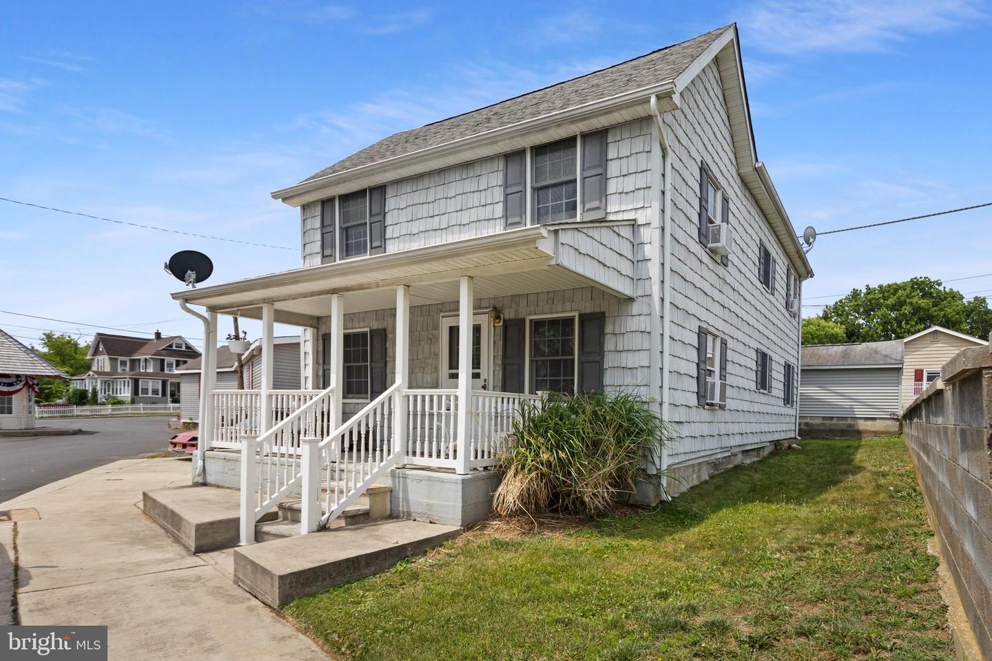 1 Lakeview Dr Property Photo 1