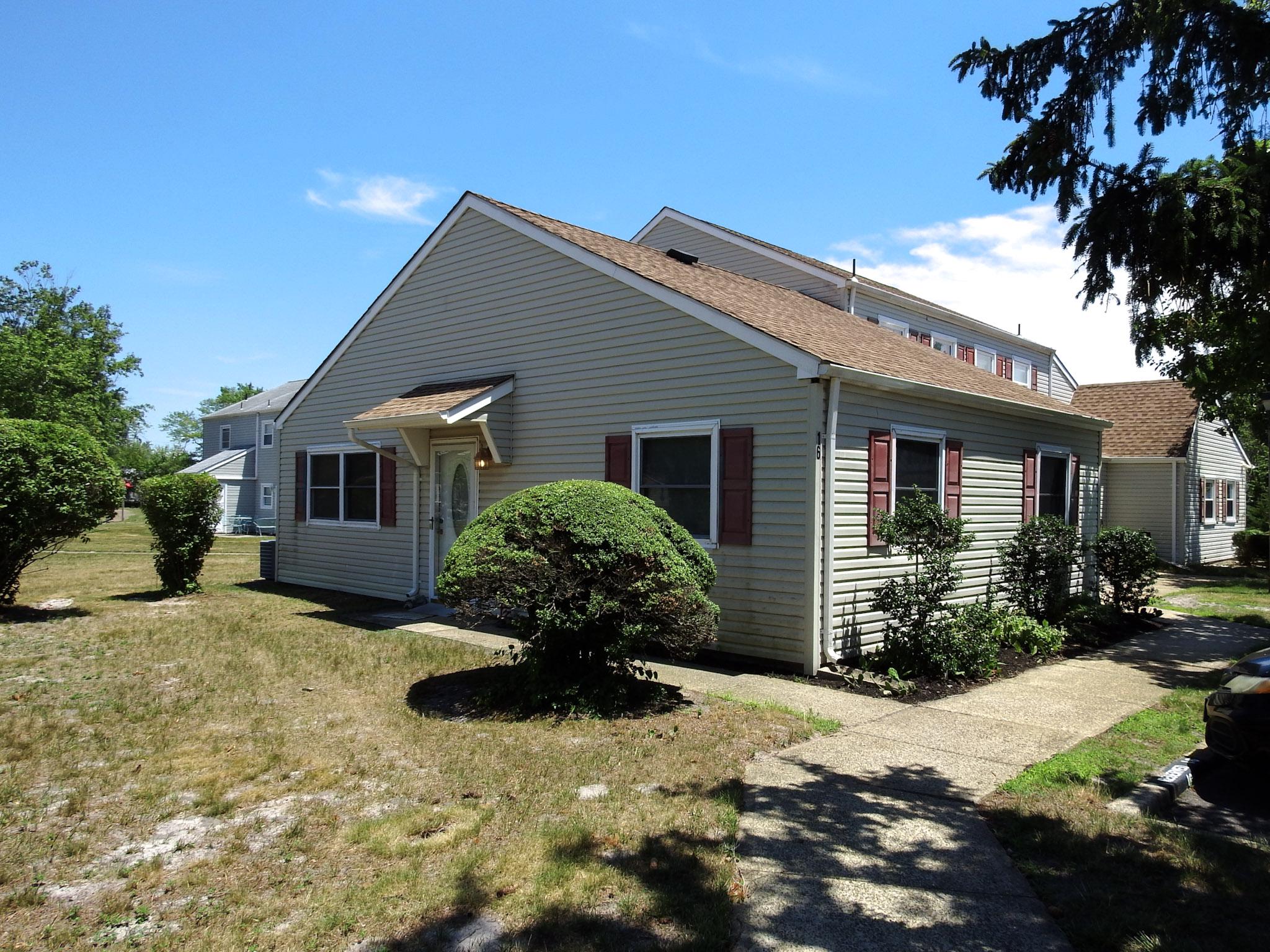 16 Chesapeake Ct Property Photo 1