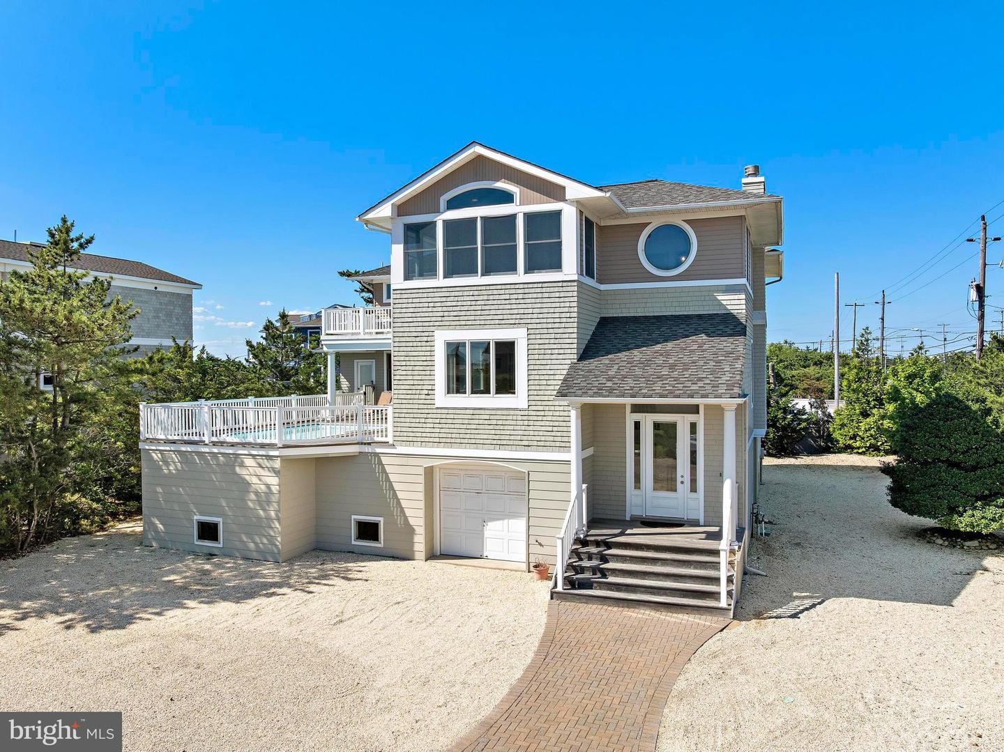 10-A LONG BEACH BLVD Property Photo 1