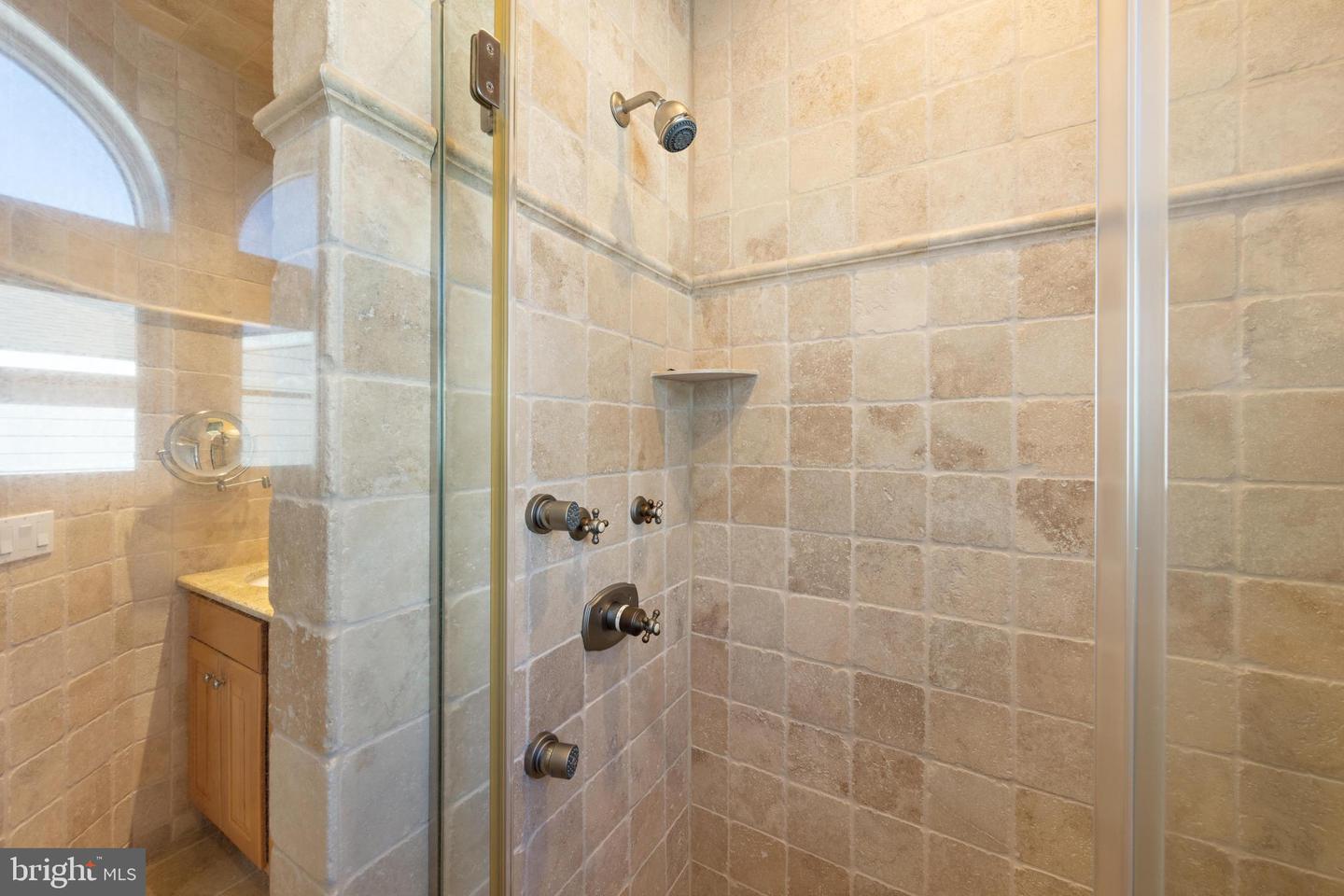 15 W Ryerson Ln Property Photo 40