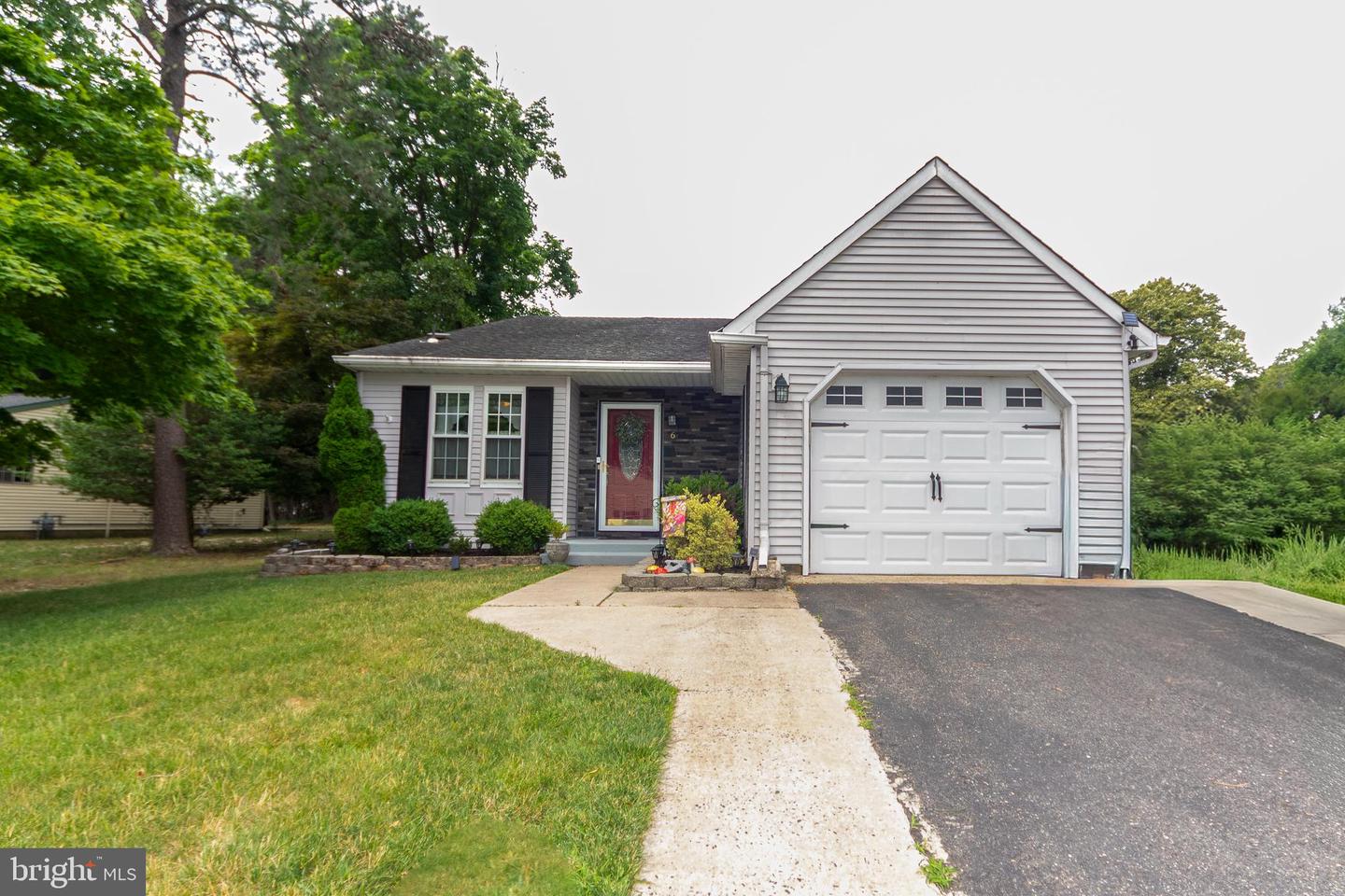 6 Stoneham Pl Property Photo 1