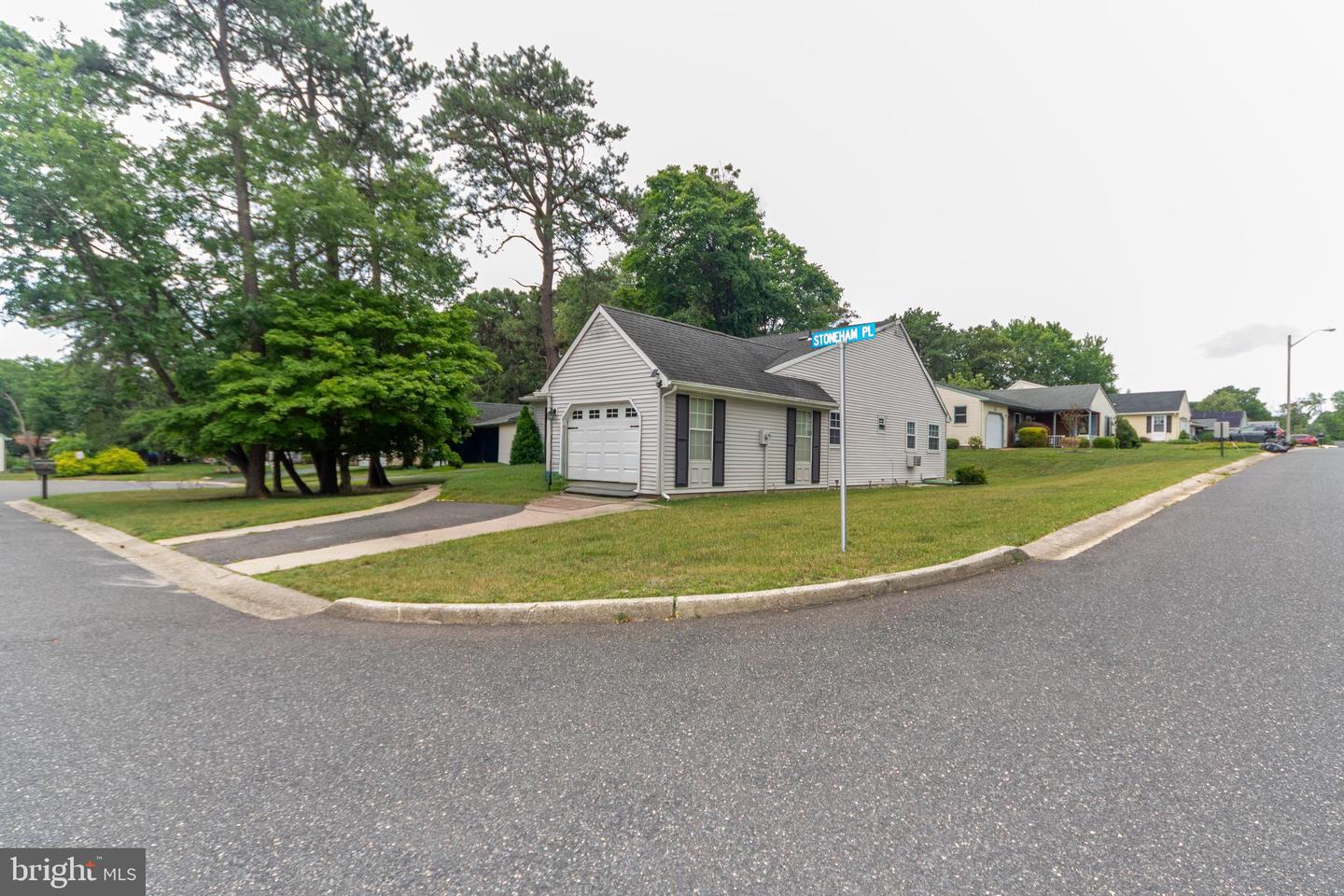 6 Stoneham Pl Property Photo 17