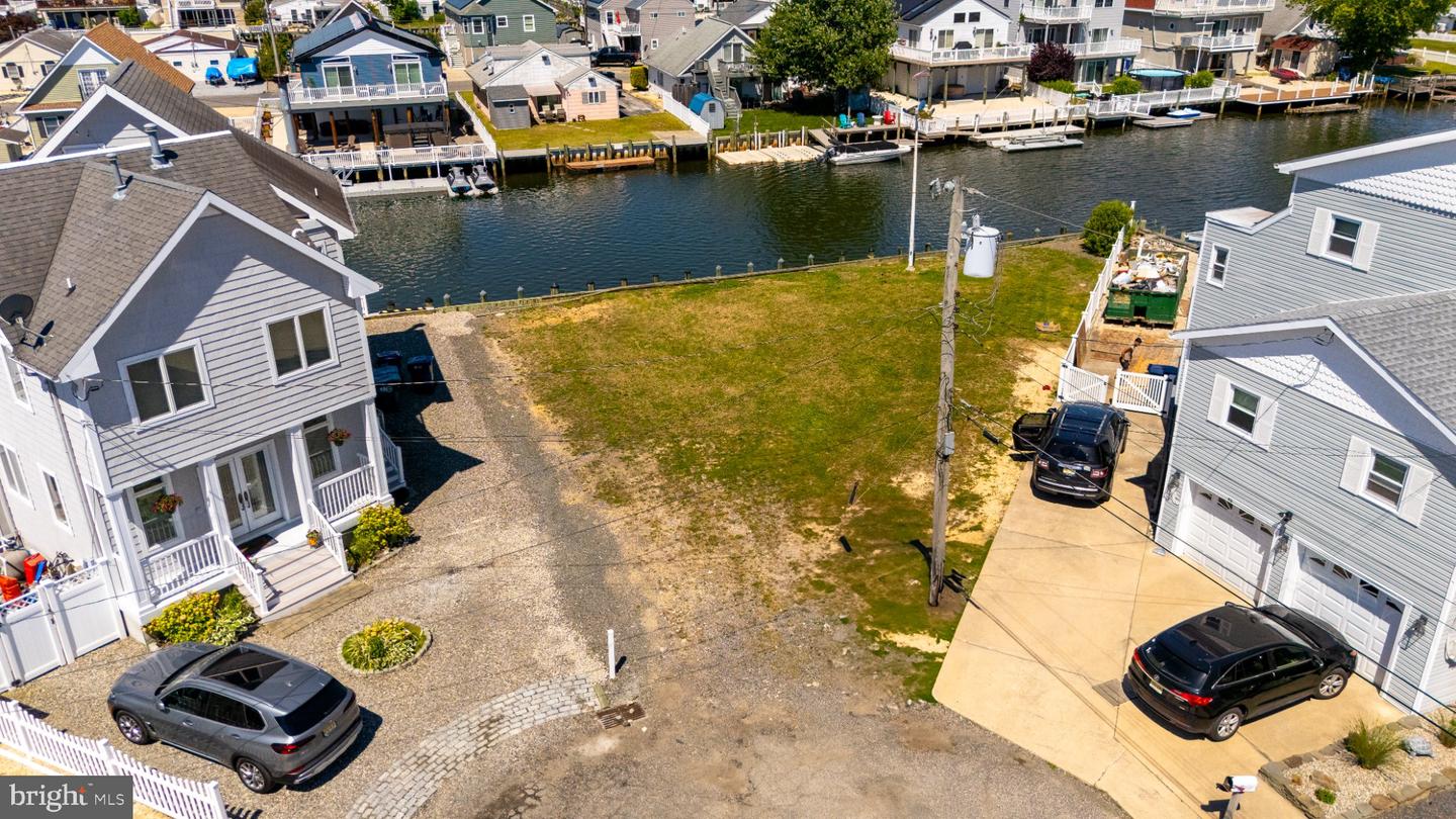 44 W Boat Dr Property Photo 2