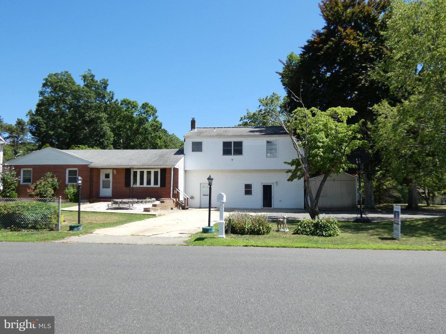 93 Outboard Ave Property Photo 1