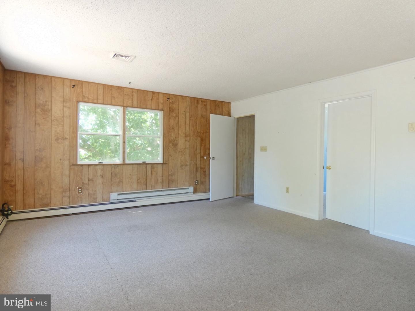 93 Outboard Ave Property Photo 5