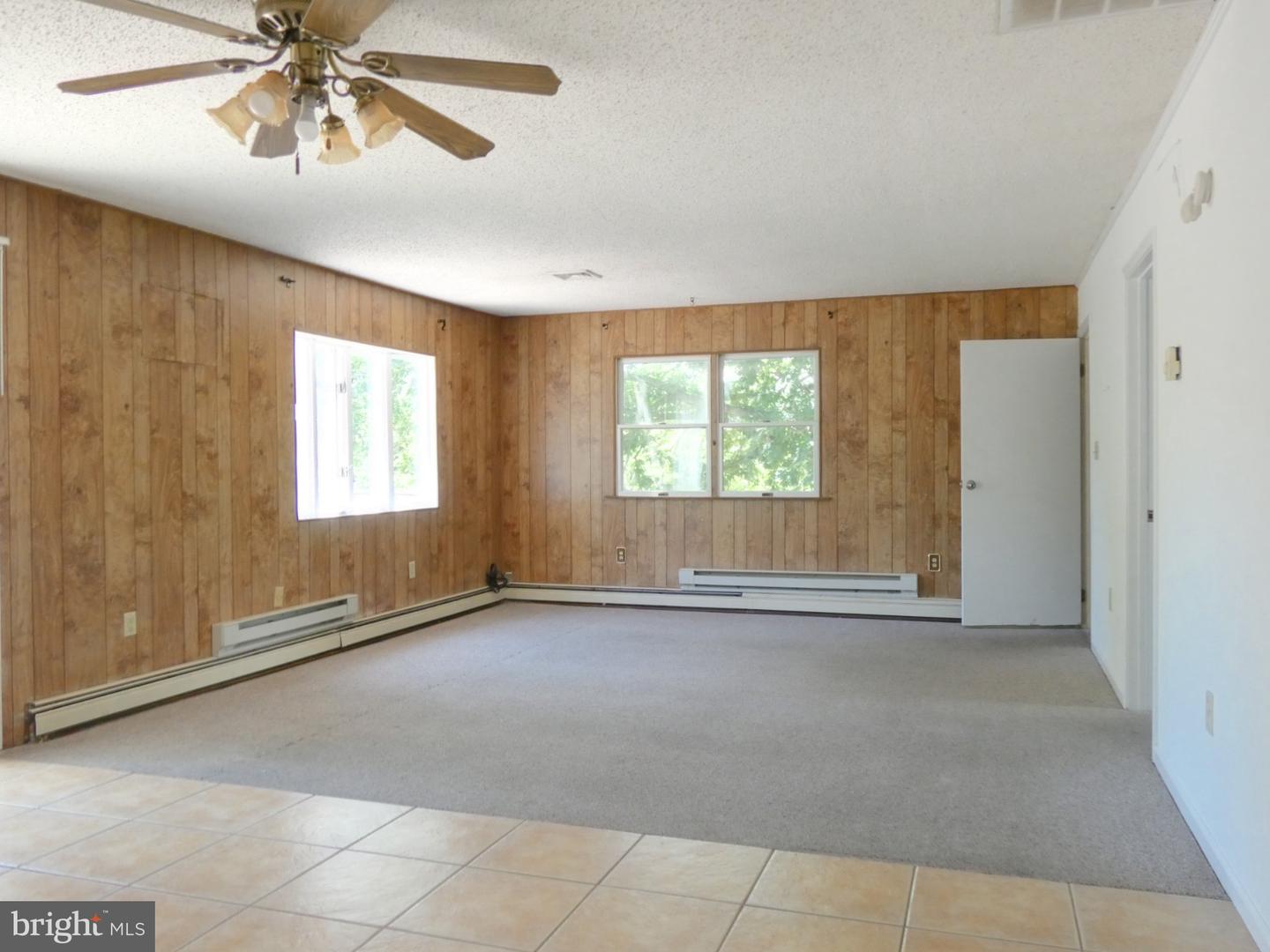 93 Outboard Ave Property Photo 6