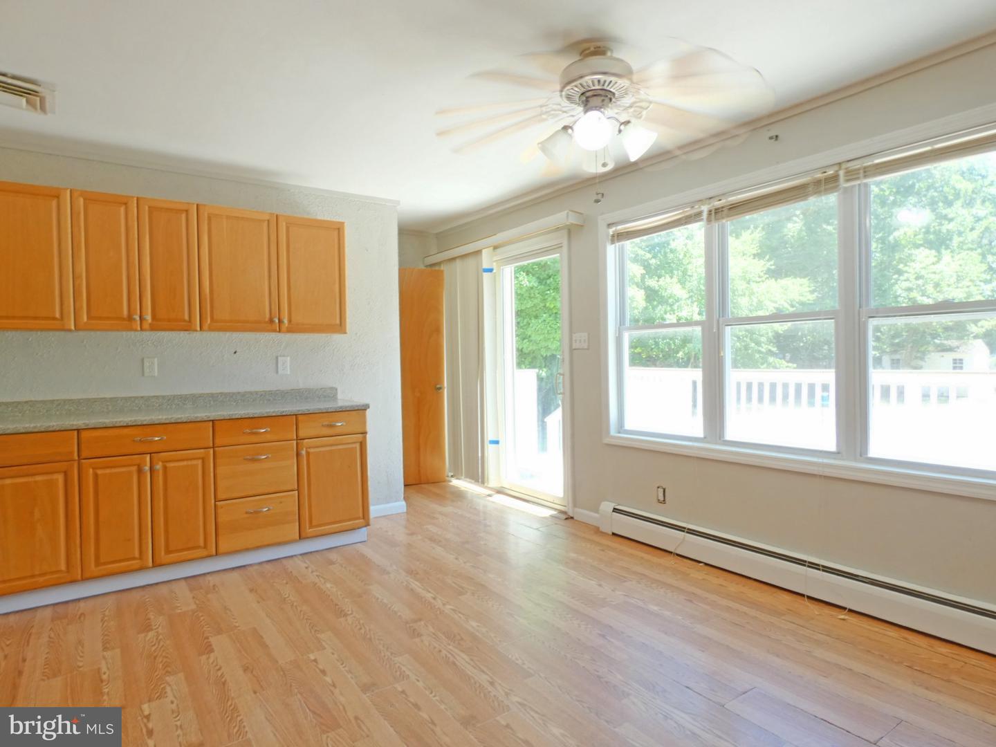 93 Outboard Ave Property Photo 24