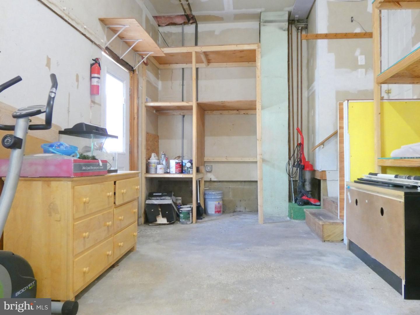 93 Outboard Ave Property Photo 34