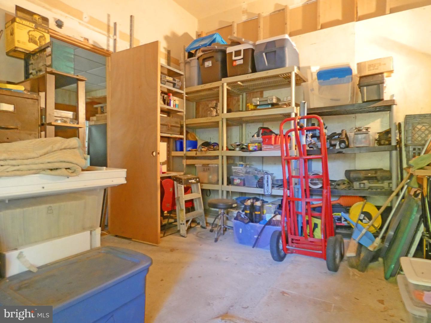 93 Outboard Ave Property Photo 35