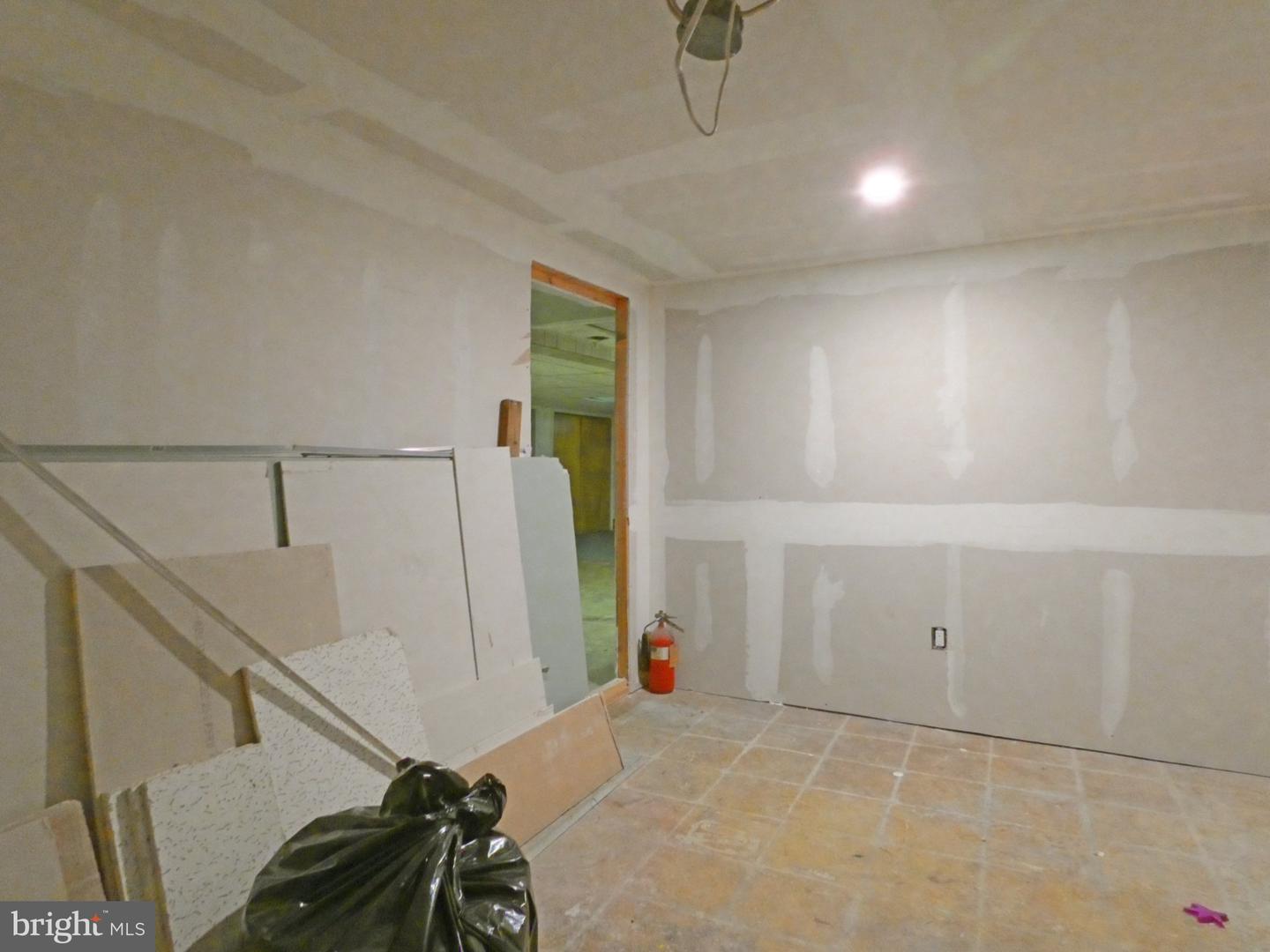 93 Outboard Ave Property Photo 41