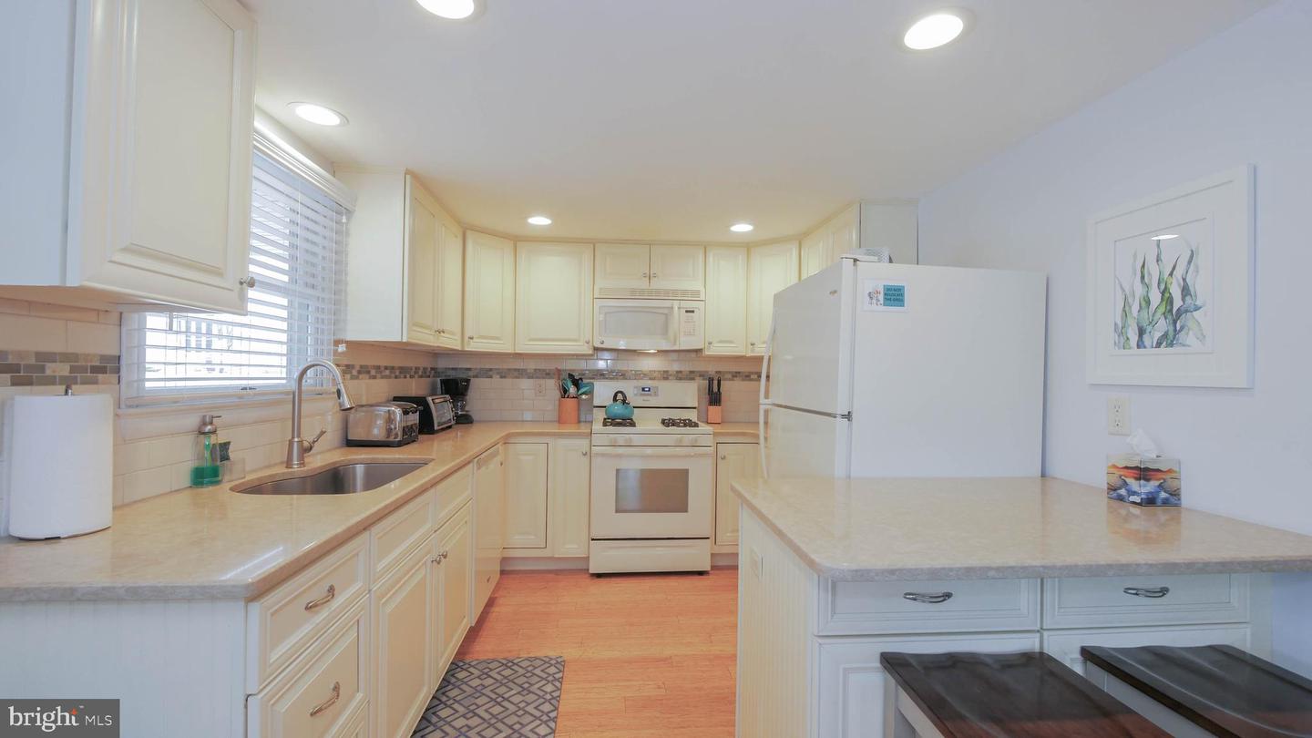 11 E Mercer Ave #9 Property Photo 5