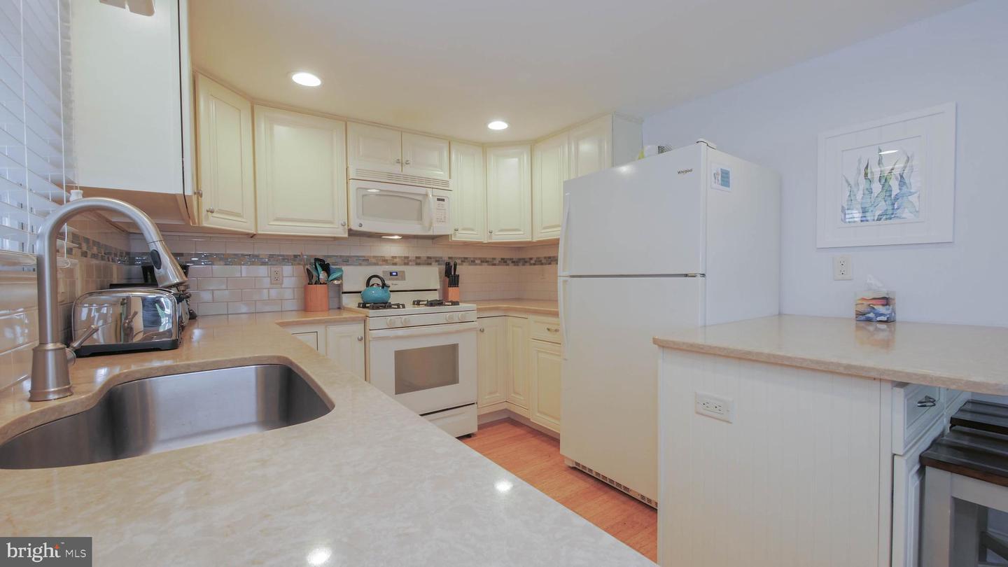 11 E Mercer Ave #9 Property Photo 6