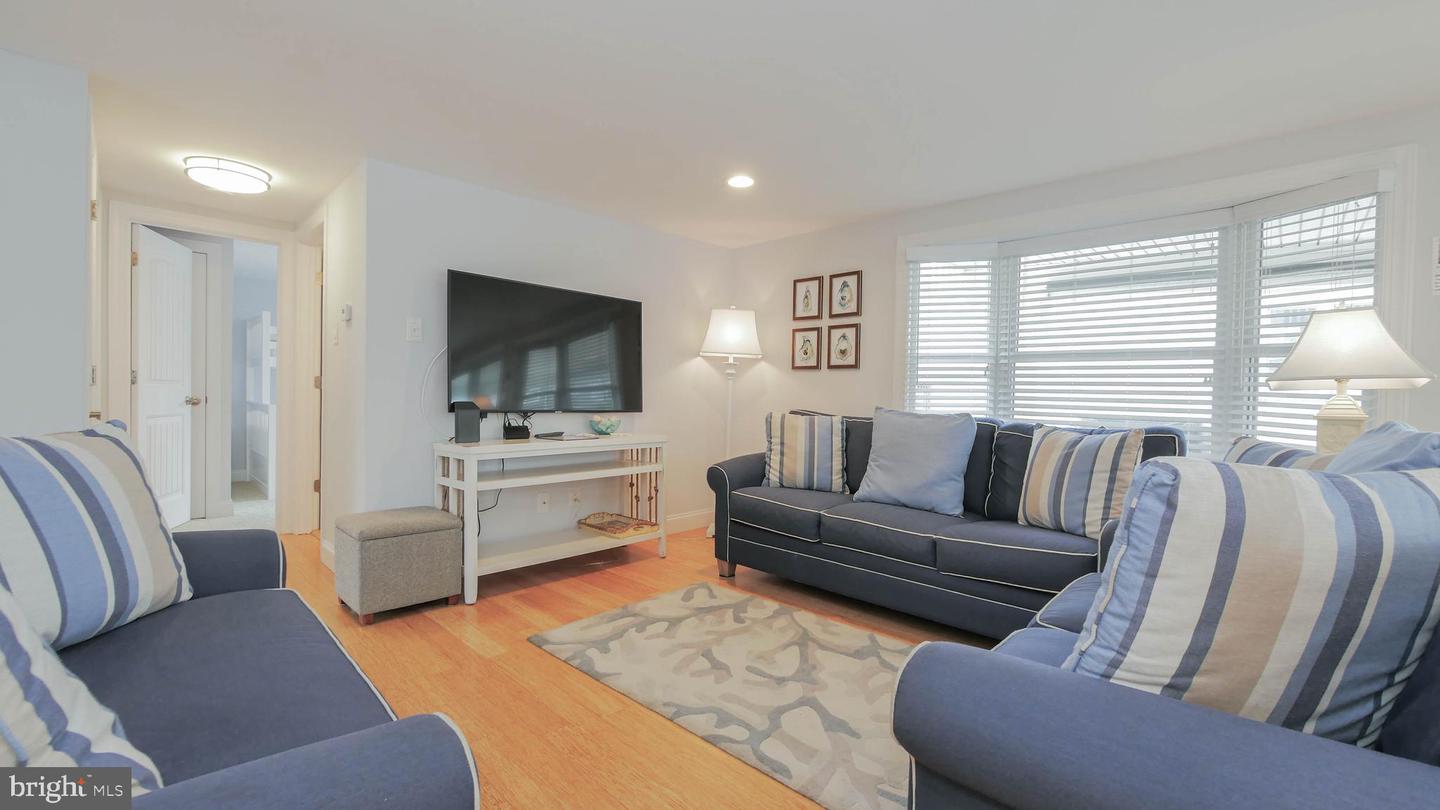 11 E Mercer Ave #9 Property Photo 8