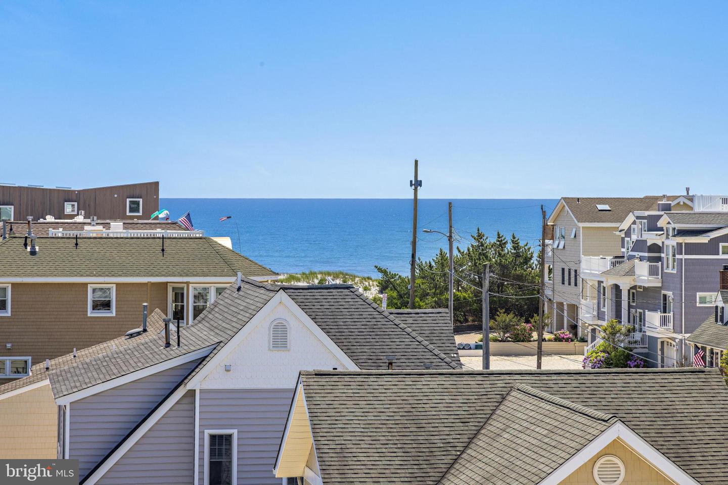9708 Beach Ave Property Photo 3
