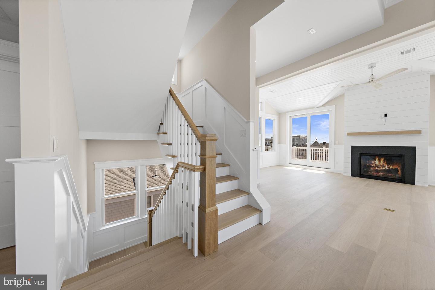 9708 Beach Ave Property Photo 21