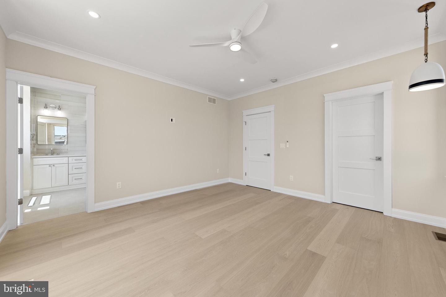 9708 Beach Ave Property Photo 34