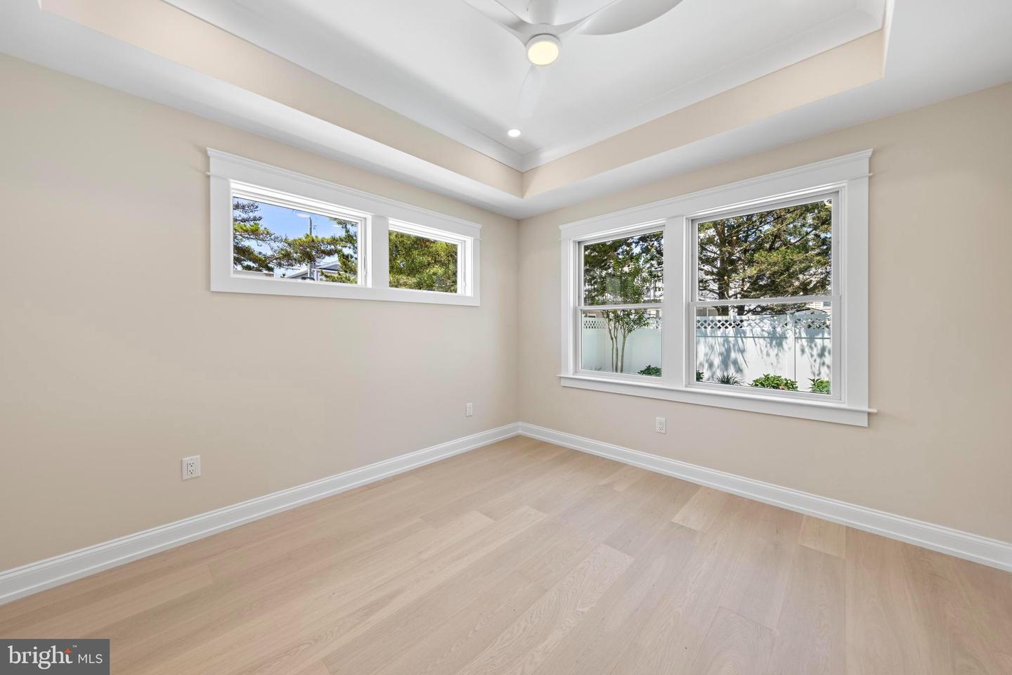 9708 Beach Ave Property Photo 38