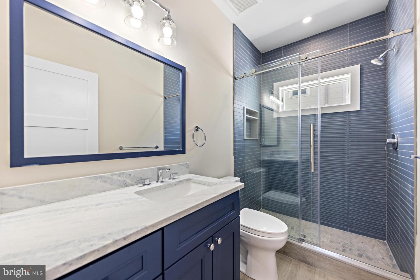 9708 Beach Ave Property Photo 44