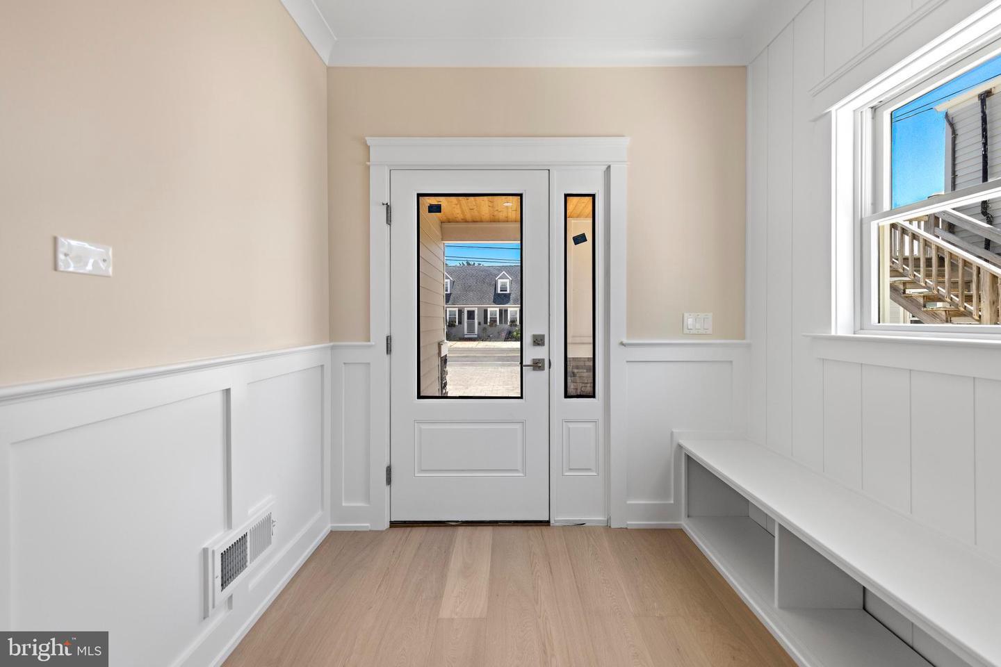 9708 Beach Ave Property Photo 46