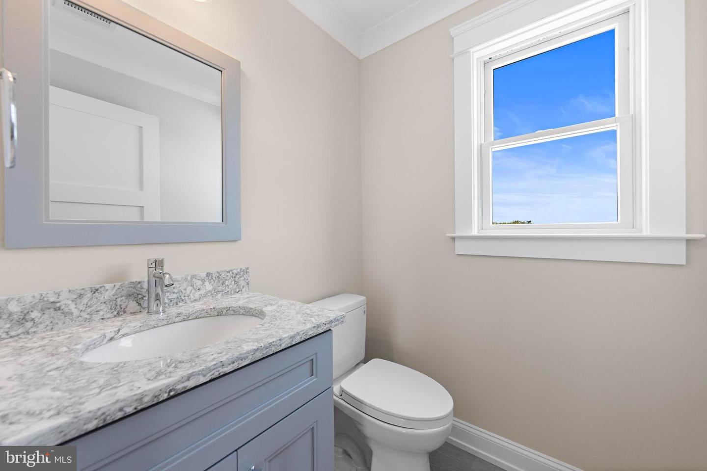 9708 Beach Ave Property Photo 48