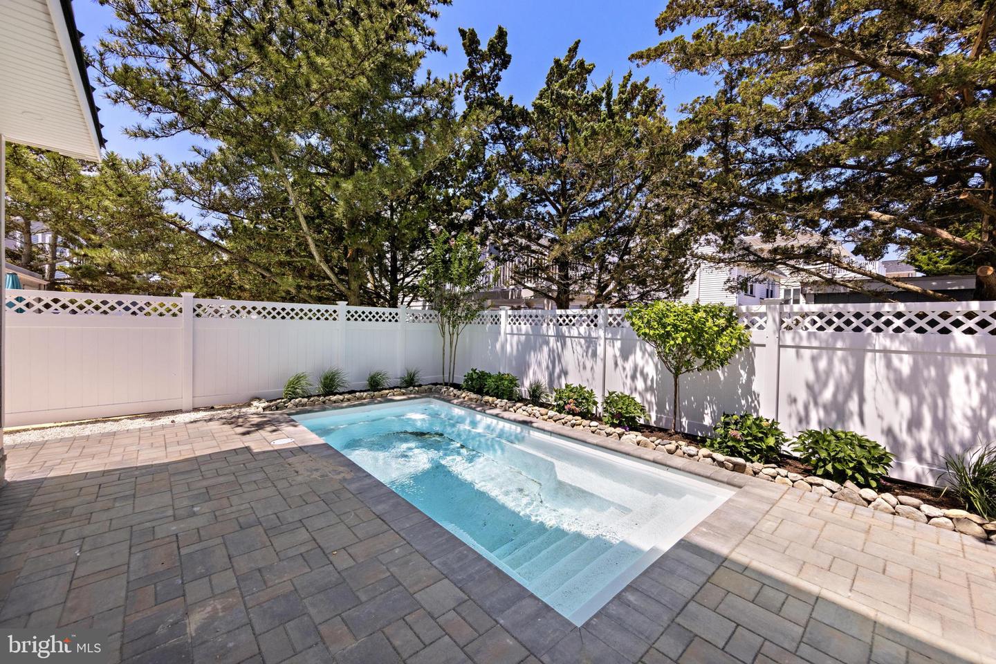 9708 Beach Ave Property Photo 55