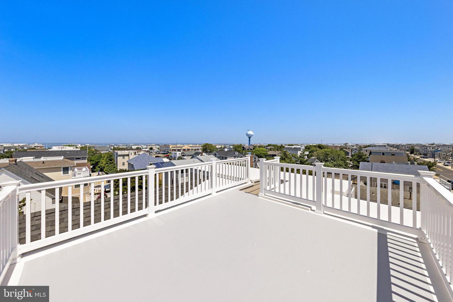 9708 Beach Ave Property Photo 58