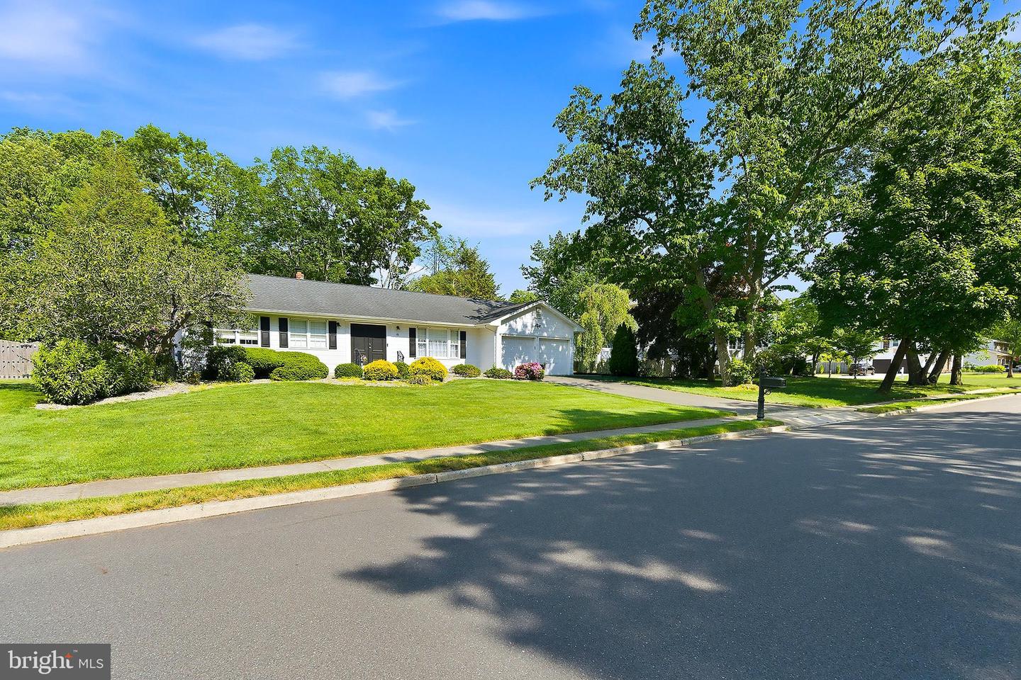 16 N Tunesbrook Dr Property Photo 1