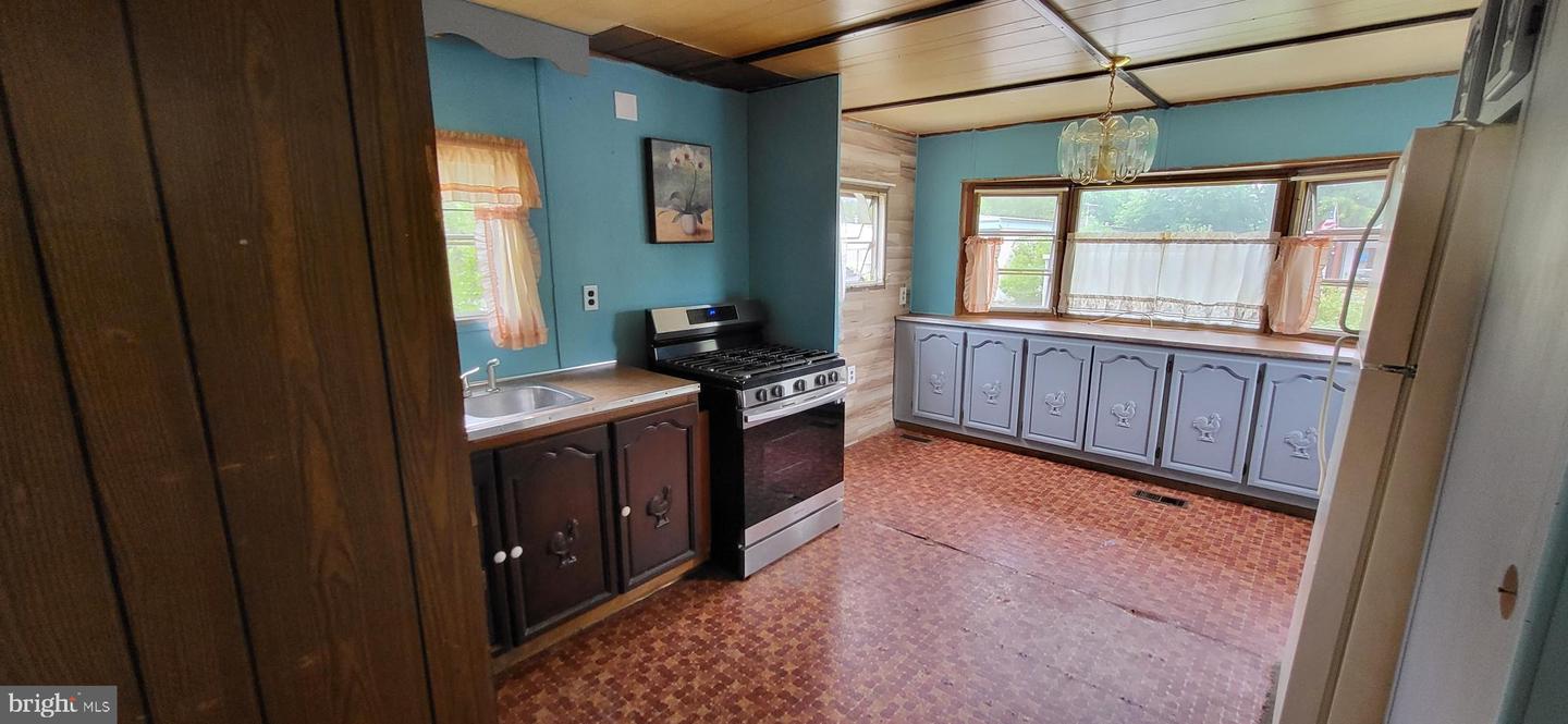 105 Juniper Property Photo 4