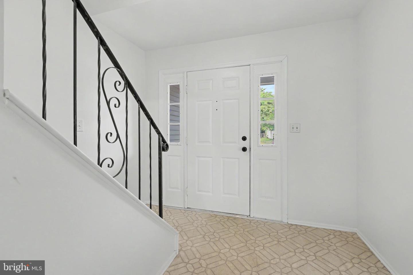1075 Torremolinos Ct Property Photo 5