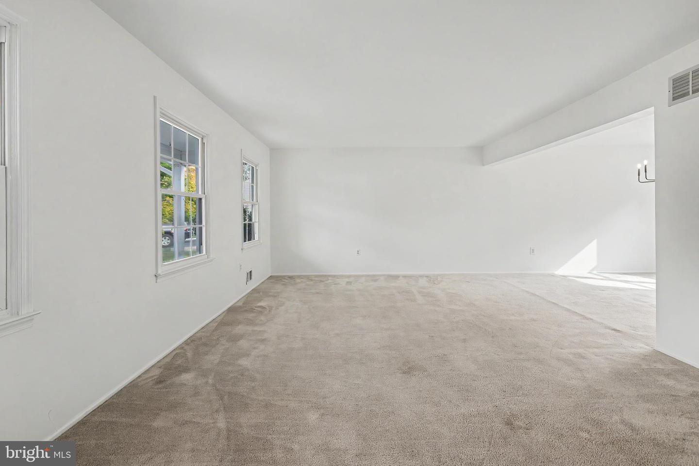 1075 Torremolinos Ct Property Photo 9