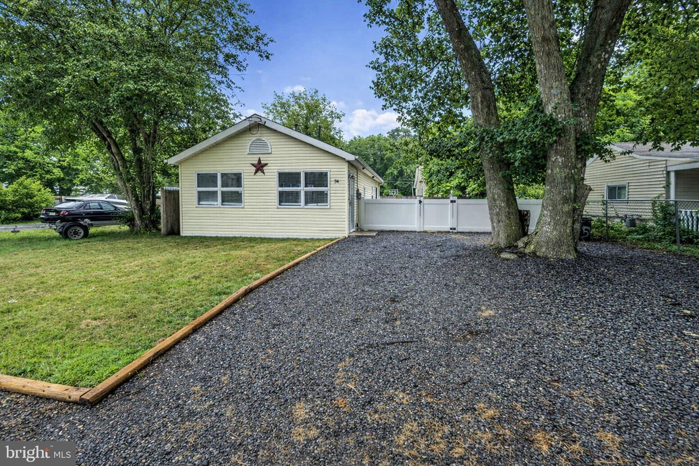 54 Central Ave Property Photo 23