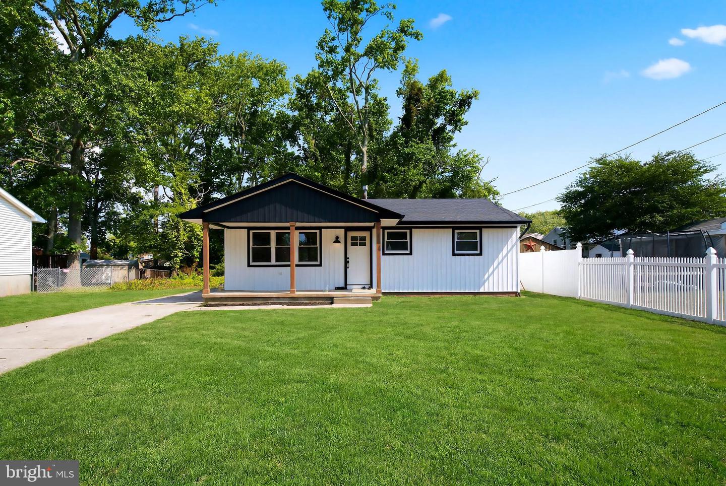 504 Kadlubeck Way Property Photo 1