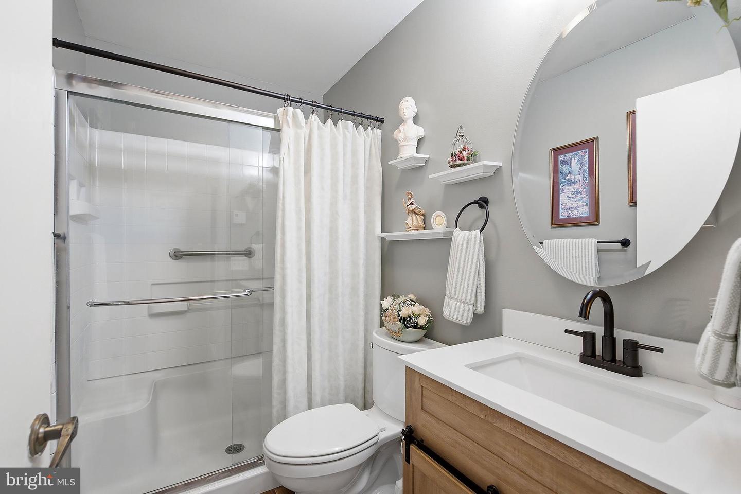 48 Keene St Property Photo 11