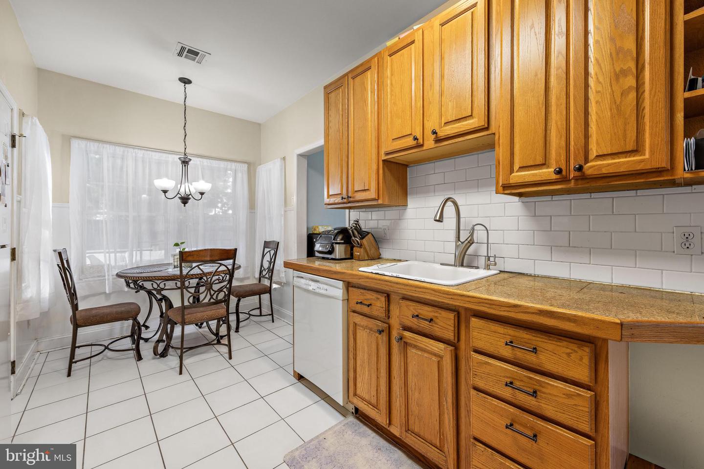 1016 Beach Ln Property Photo 10