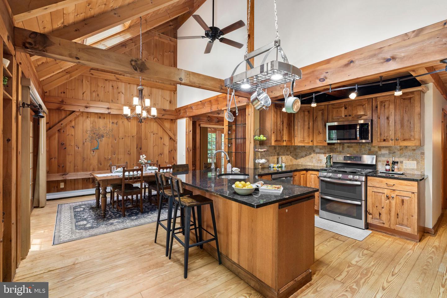 16 Dunhill Property Photo 14