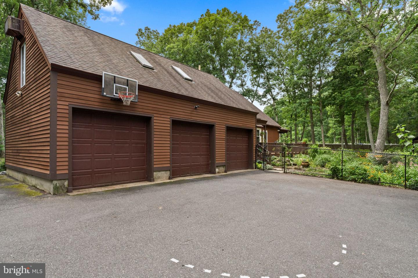 16 Dunhill Property Photo 29