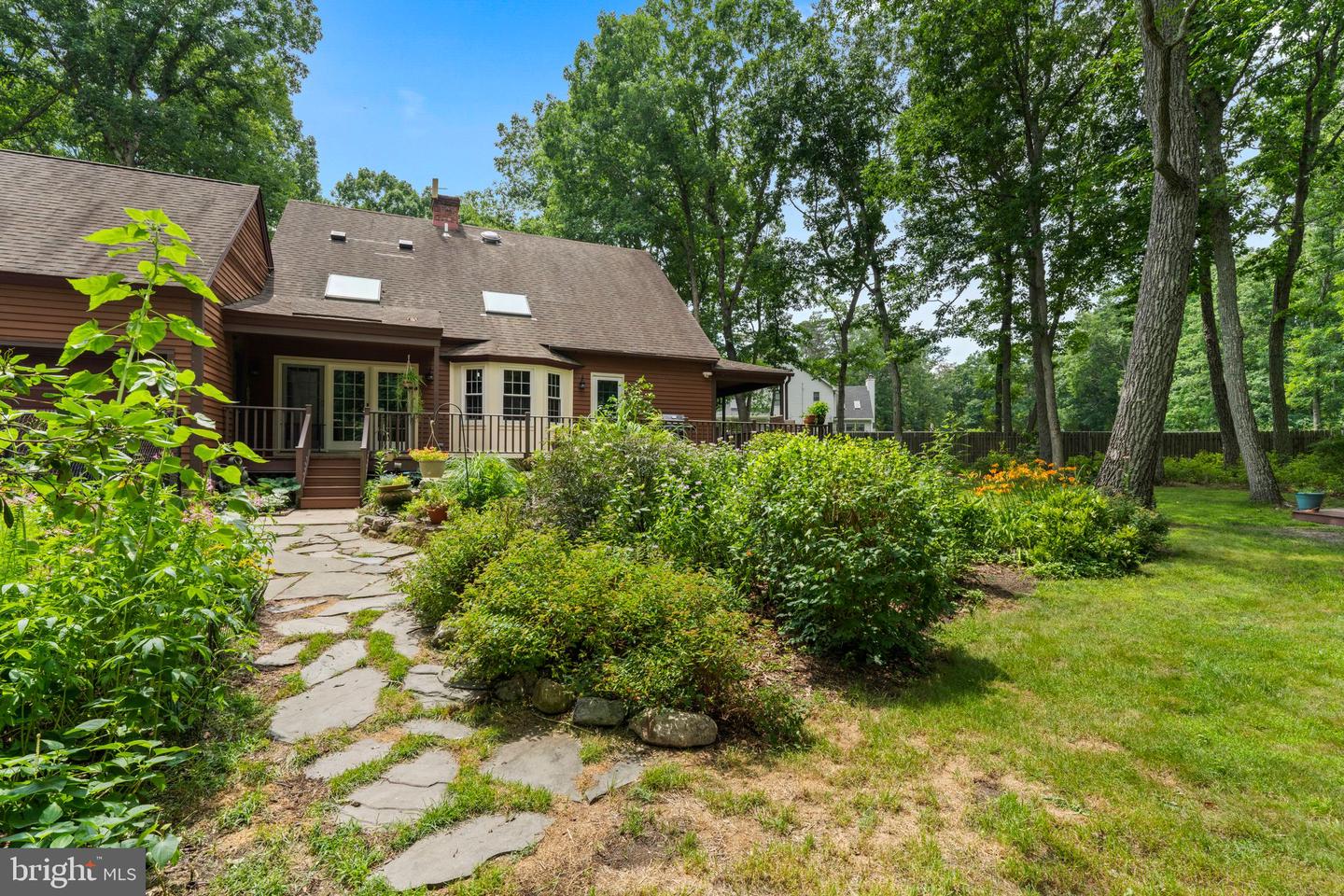 16 Dunhill Property Photo 42