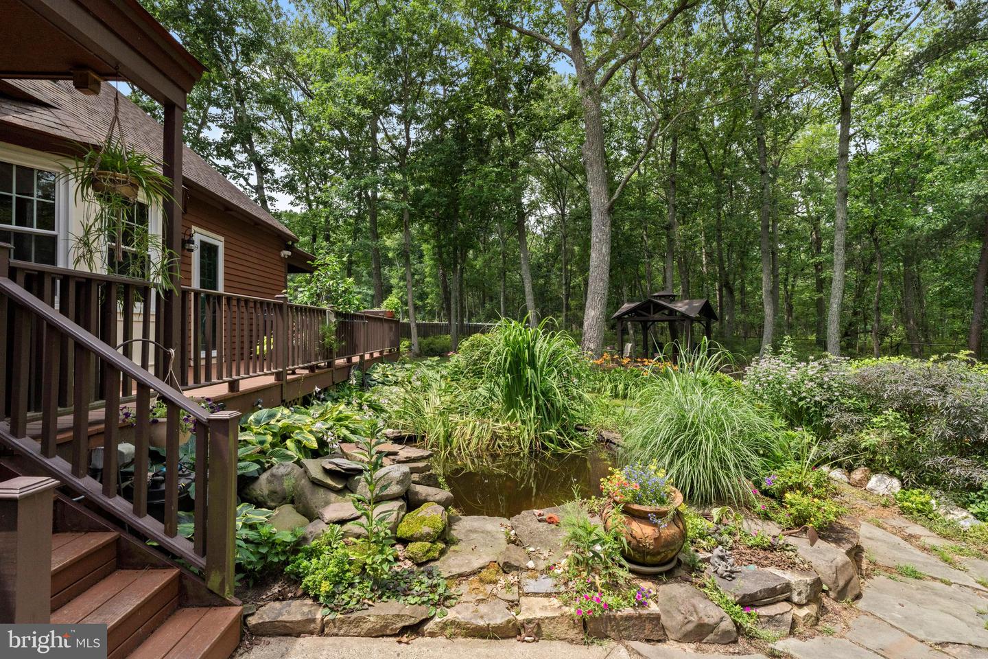 16 Dunhill Property Photo 43