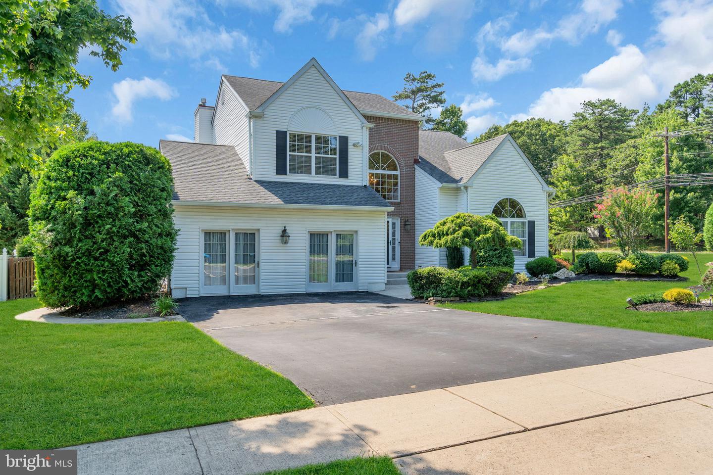 494 Meadowood Rd Property Photo 4