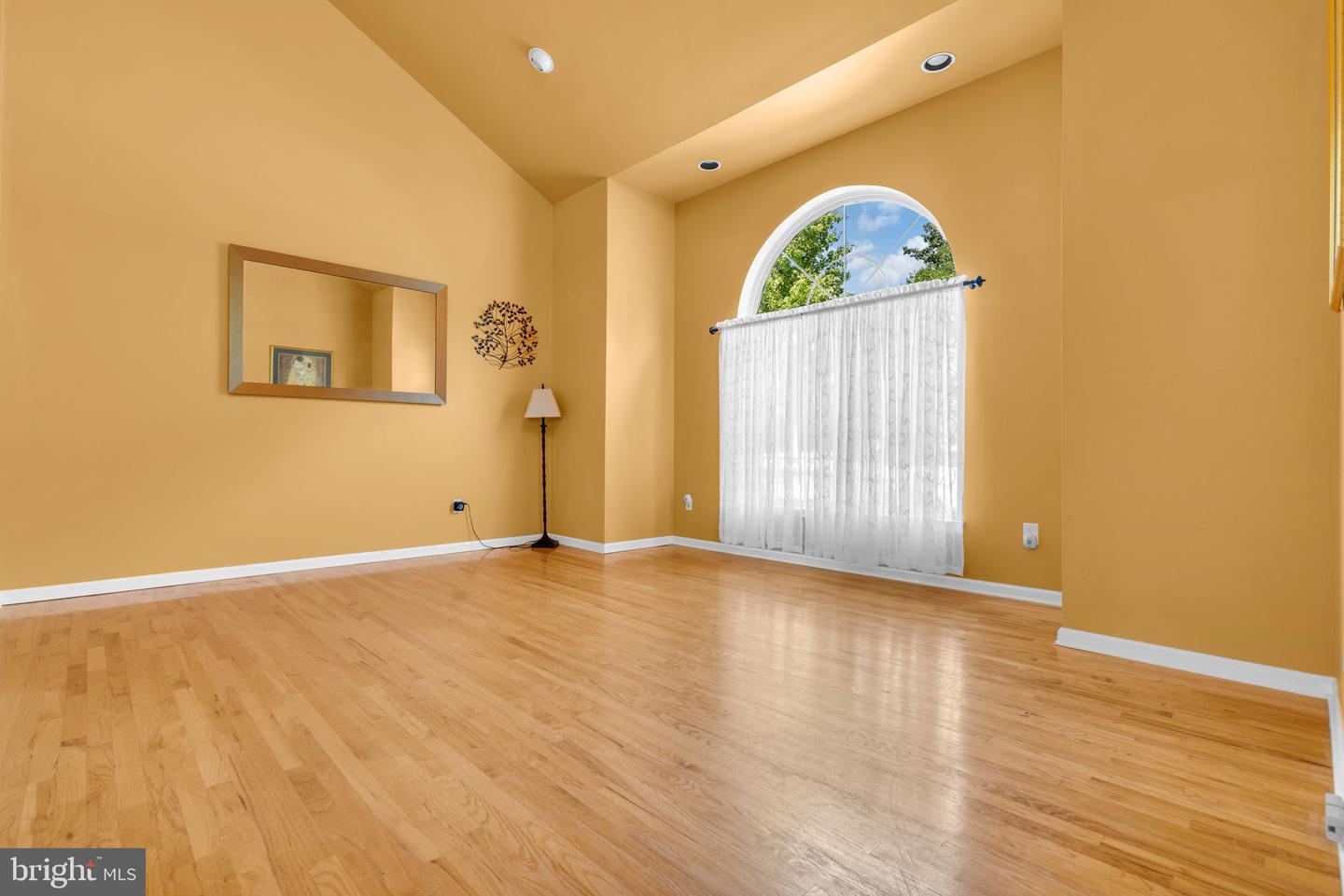 494 Meadowood Rd Property Photo 8