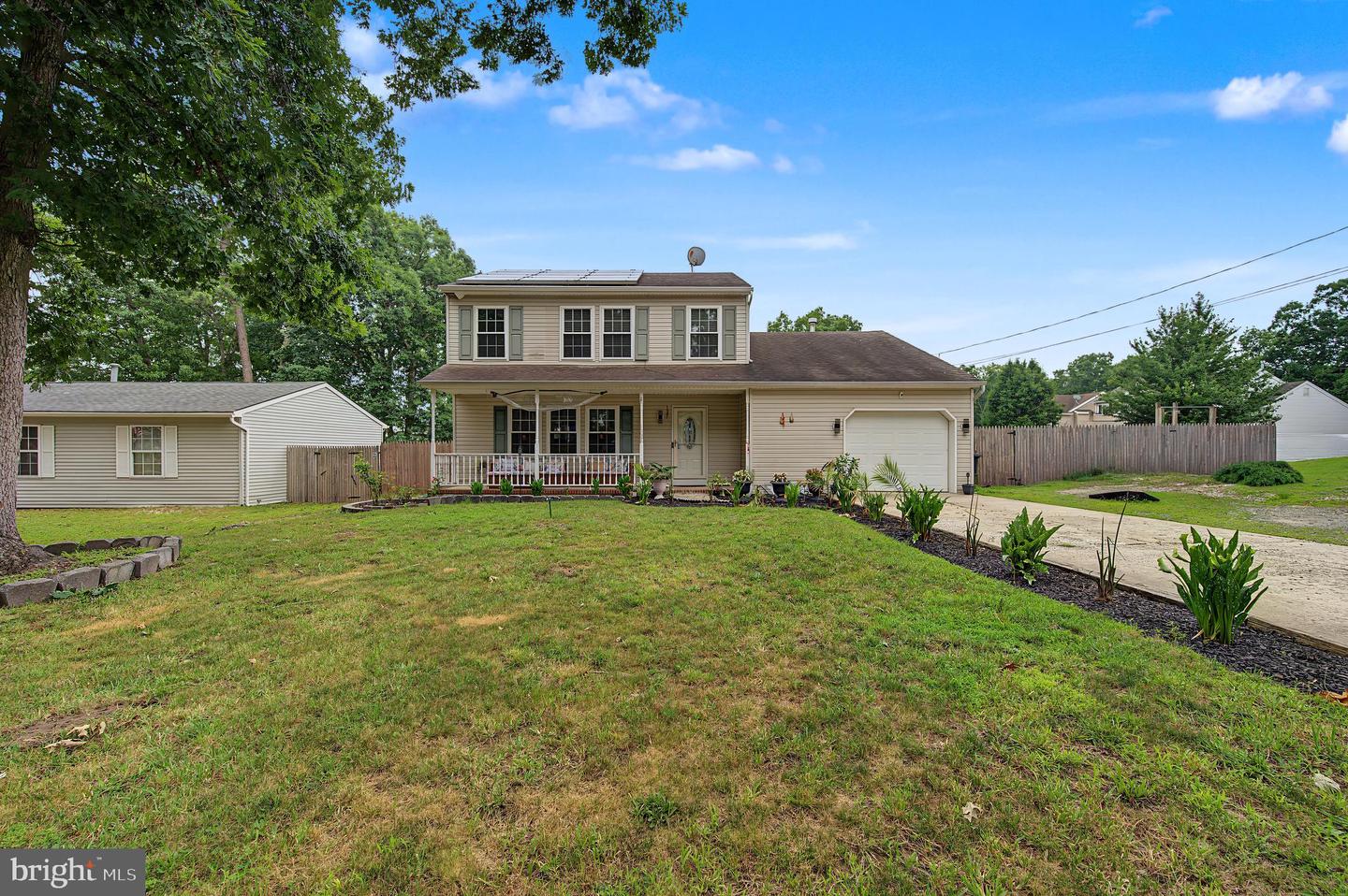 1025 CUTLASS AVE Property Photo 1