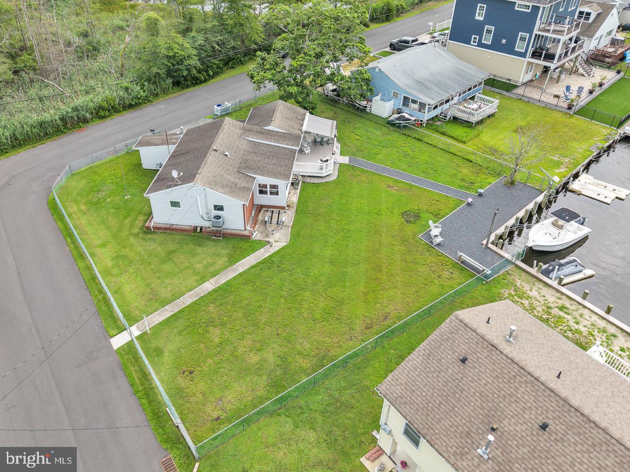 18 BEACON DR