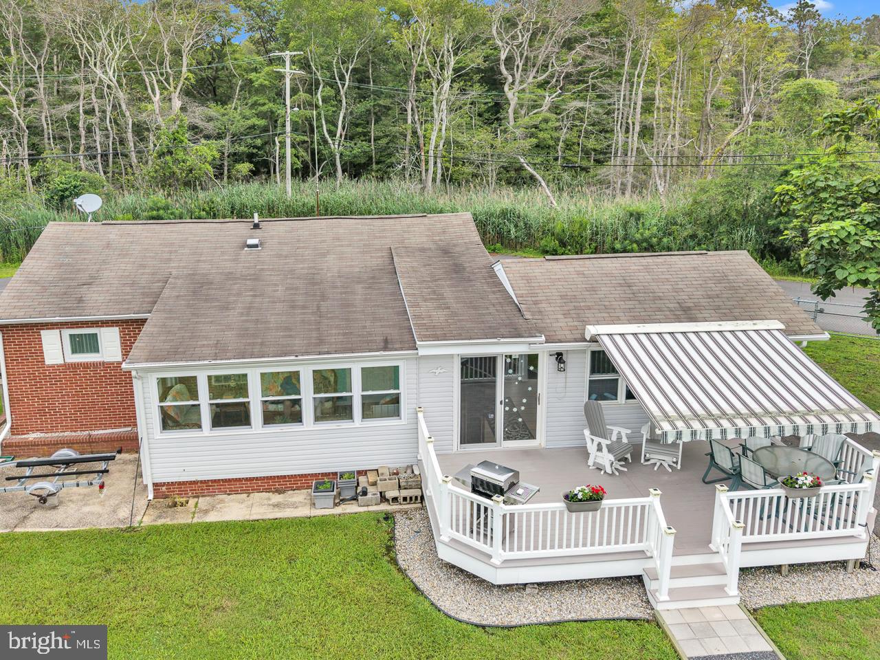 18 Beacon Dr Property Photo 3