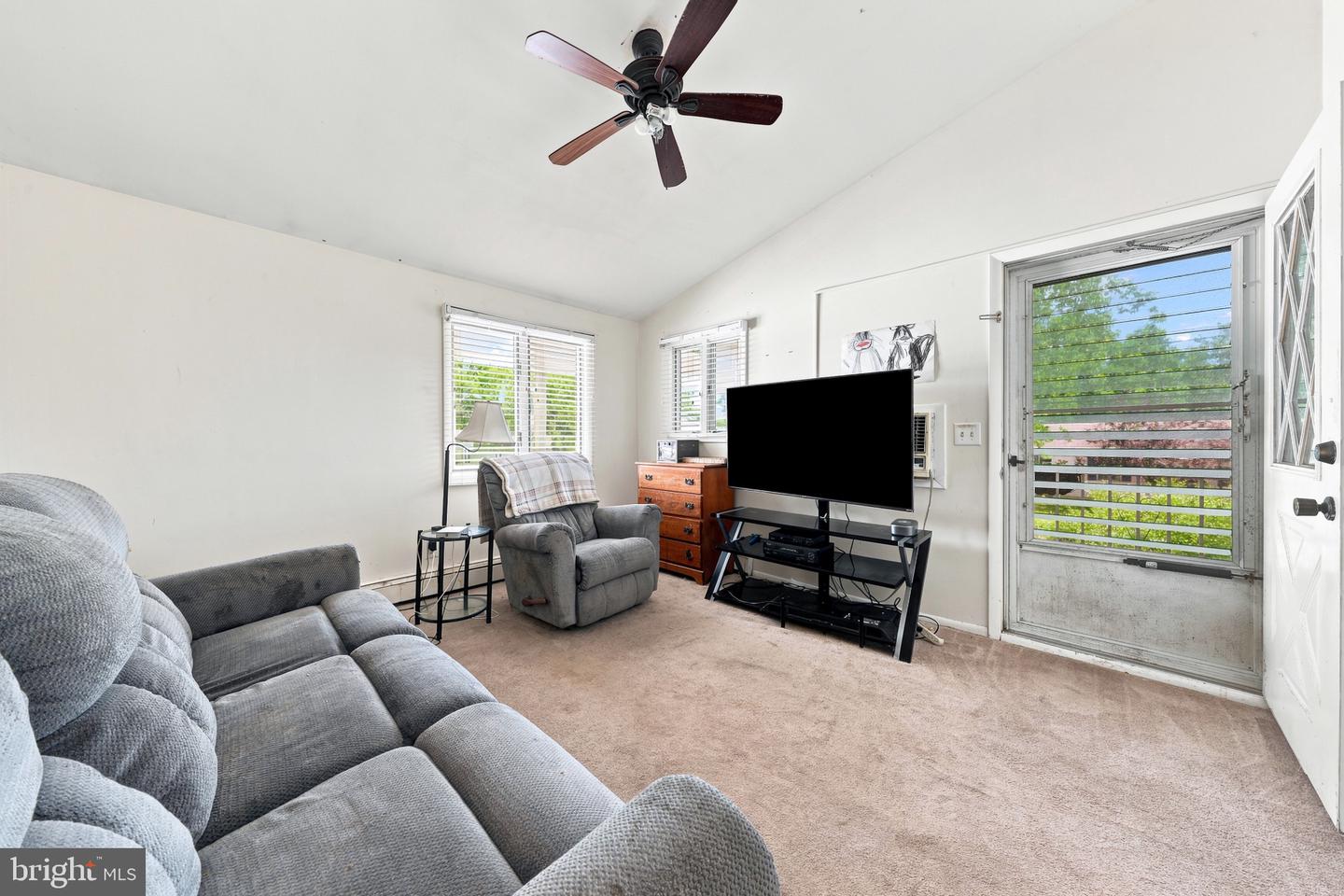 926 Newark Ave Property Photo 17