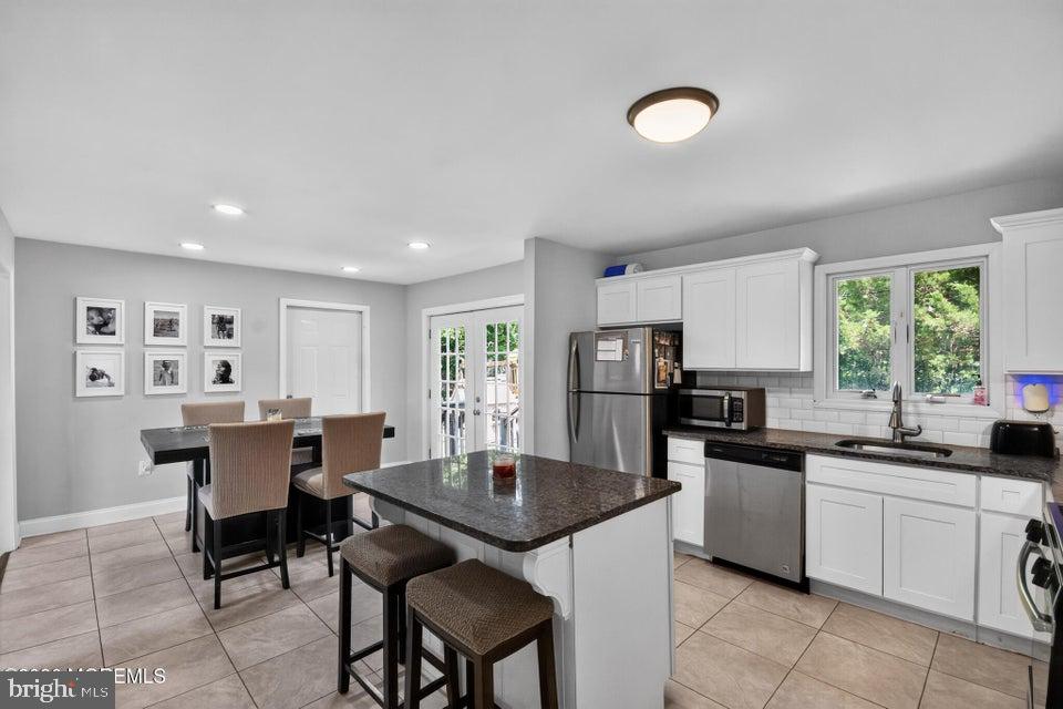 555 Brookside Dr Property Photo 3