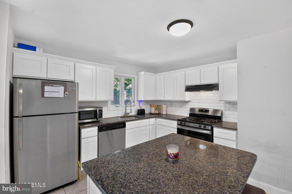 555 Brookside Dr Property Photo 7