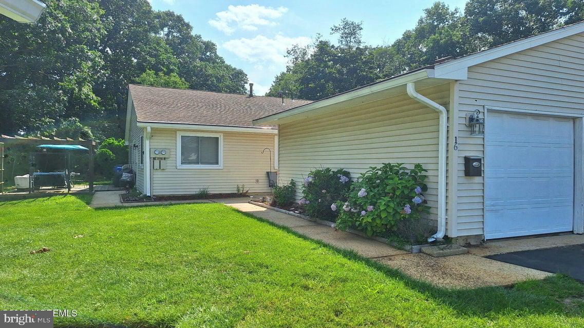 16 Debbie Dr #5101 Property Photo 1