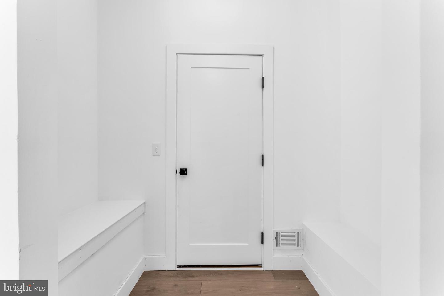 399 Southern Blvd Property Photo 11